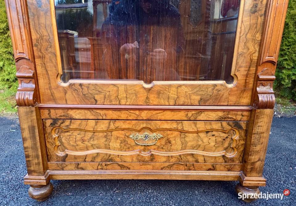 Piękna witryna orzechowa 9282 Szczecin