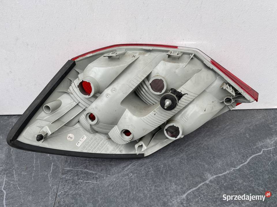 SKODA FABIA 2 PRAWA LAMPA TYŁ Ostroróg