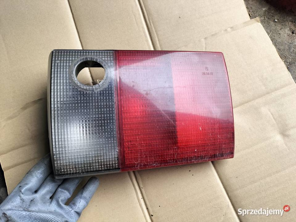 AUDI 80 B4 80B4 SEDAN LAMPA TYŁ TYLNA PRAWA