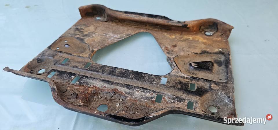 Podstawa akumulatora mercedes w124