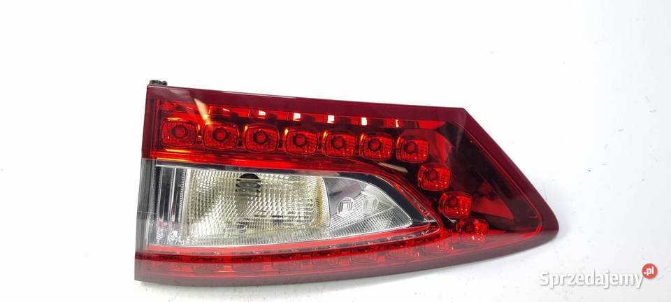 LAMPA W KLAPE PRAWA FORD MONDEO MK5 TITANIUM osobowe Lipno