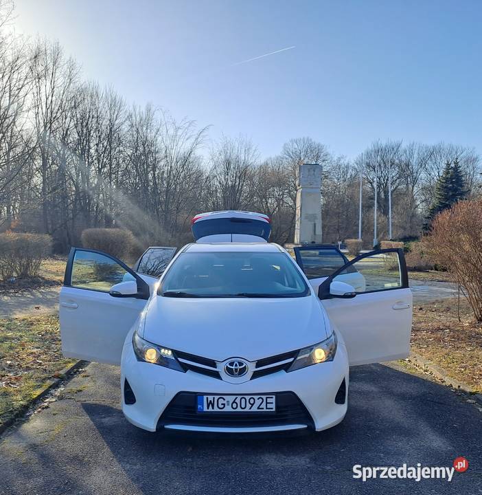 Toyota Auris Toyota Auris 2013 Hak 2 wł salon Wilga sprzedam