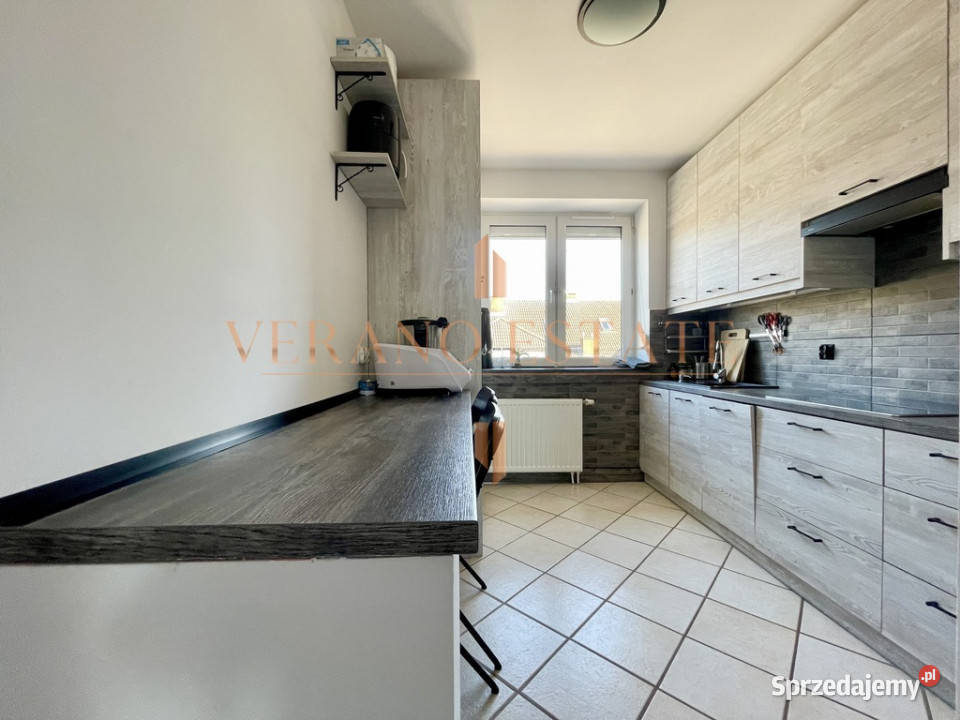 3 Pokoje Balkon Garaż Piwnica Dwustronne Rok budowy 2000 Mysiadło