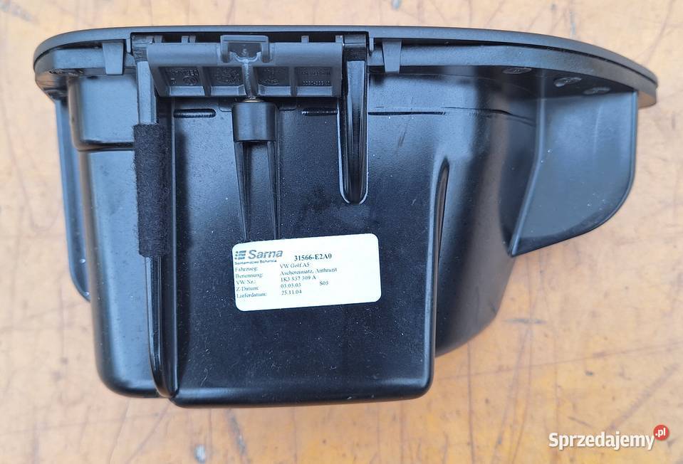 VW GOLF V 5 POPIELNICZKA BOCZKA TYŁ 1K3857309A Radom