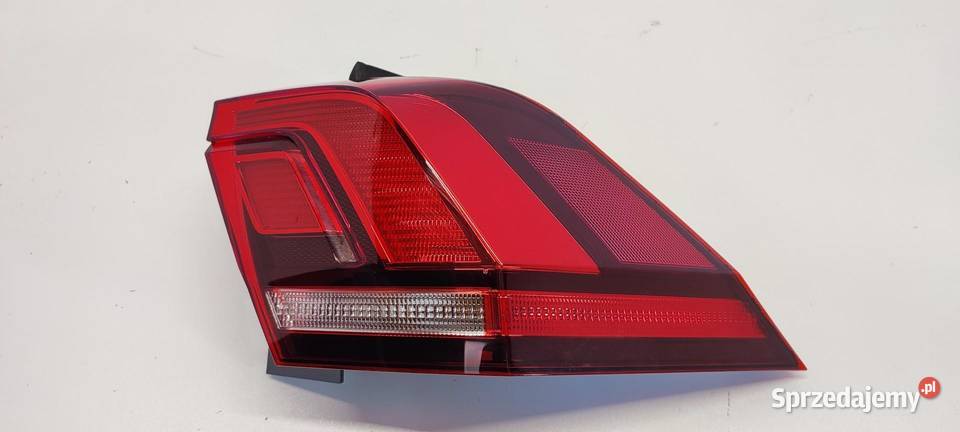 TIGUAN II LAMPA PRAWY TYŁ 5NA945096E