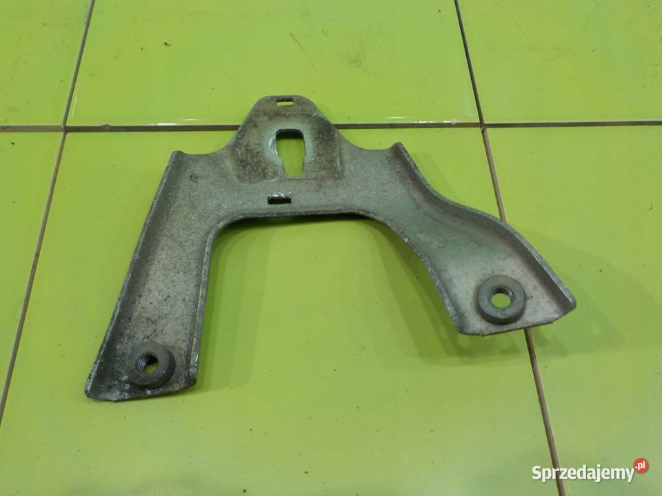 MERCEDES C W205 15r SEDAN 4D uchwyt belki lewy mazowieckie Suków