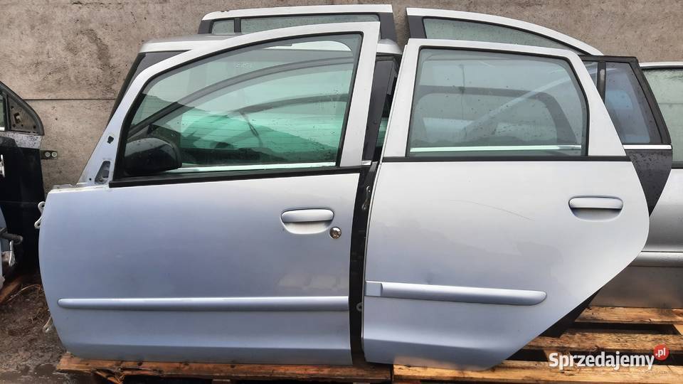 drzwi lewe kompletne mitsubishi colt 5drzwi Dębno