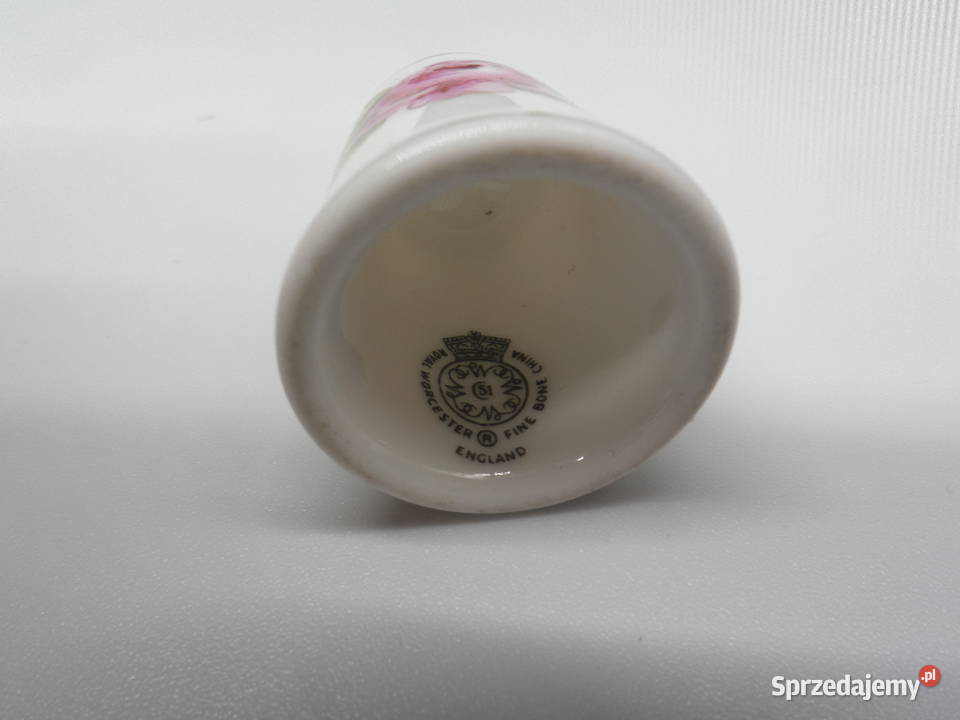 Naparstek z porcelany Royal Worcester Anglia
