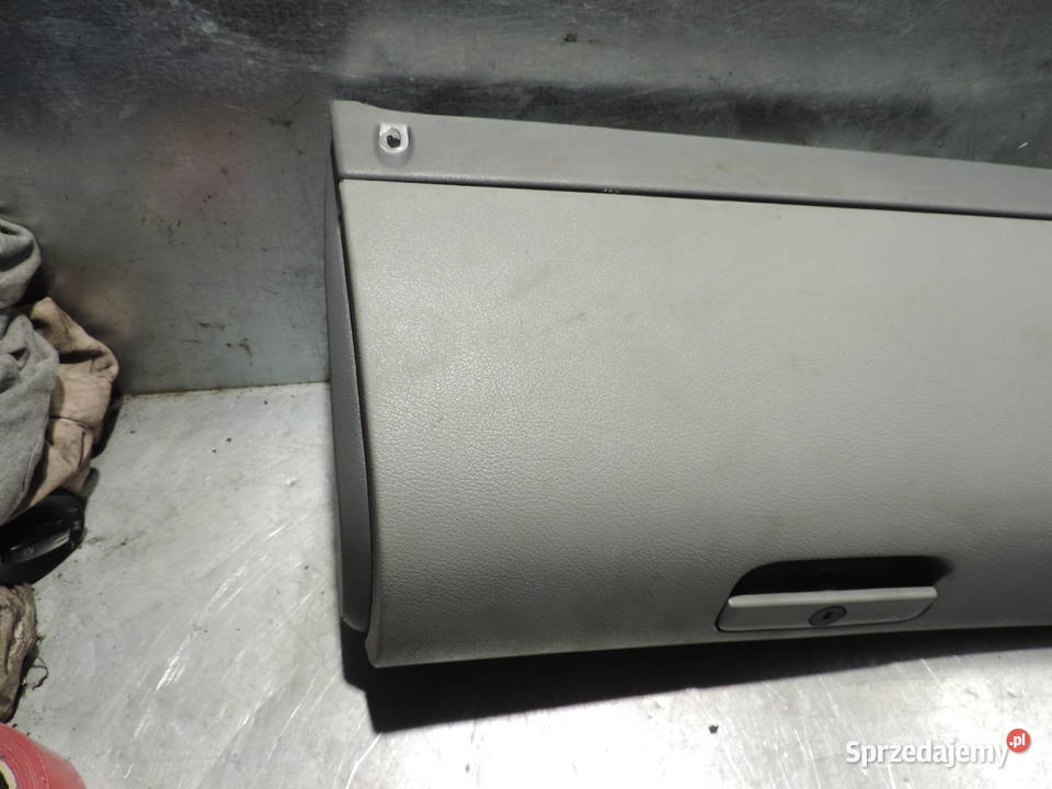 SKODA OCTAVIA I SCHOWEK PASAŻERA Schowki, półki Nowy Sącz