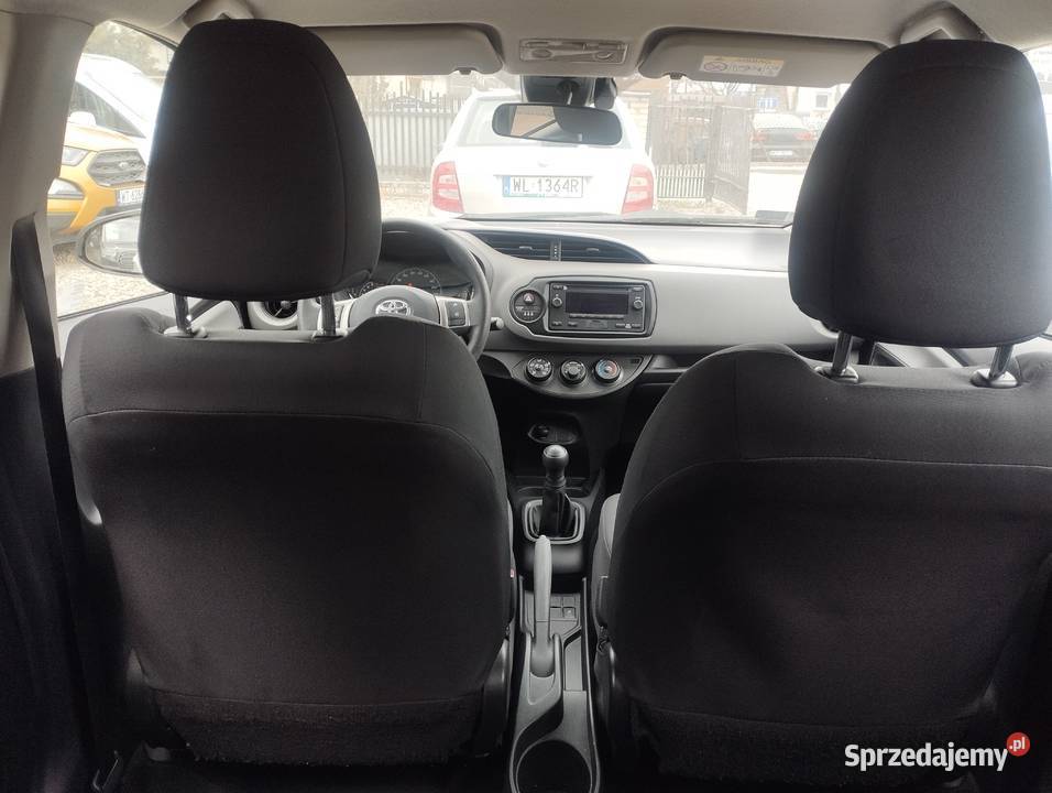 Toyota Yaris Serwis Salon Polska 2018 światła do jazdy dziennej Warszawa