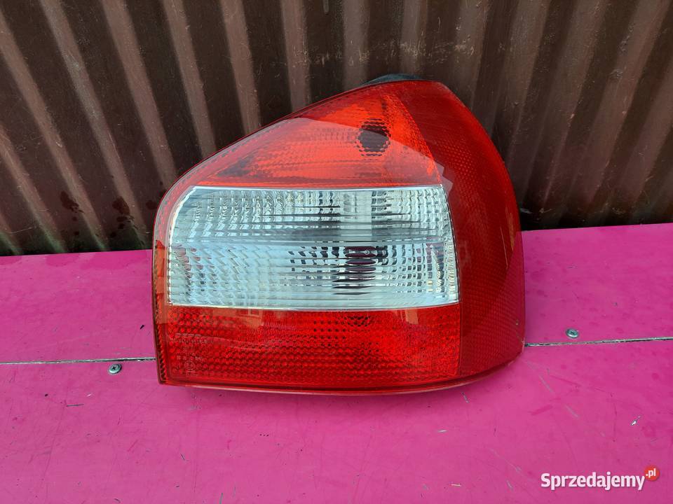 Audi a3 01r lampa tylna prawa nowa Europa