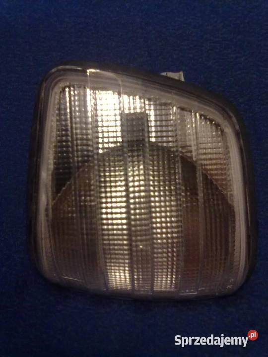 LAMPA KIERUNKOWSKAZU MERCEDES Pobiedziska
