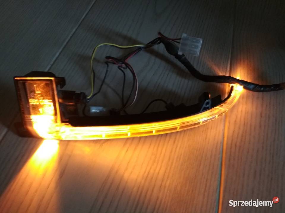 Kierunkowskaz lewy lusterka LED Audi A3 8P A4 B8 Oświetlenie Lublin sprzedam