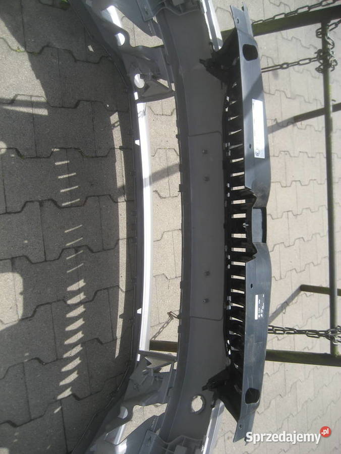 SKODA OCTAVIA 5E0 III 3 ZDERZAK PRZEDNI GRILL Rakoniewice