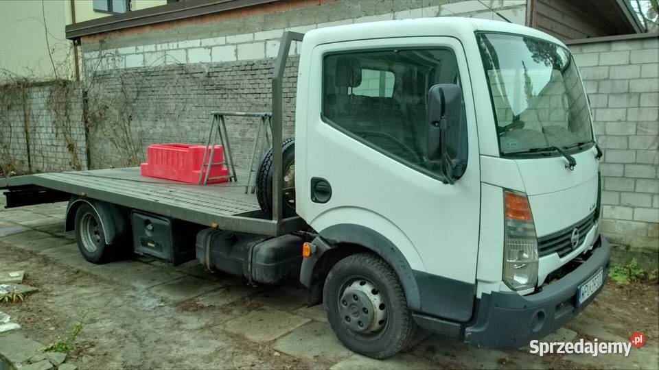 Nissan Cabstar pomoc drogowa autolaweta holownik Warszawa
