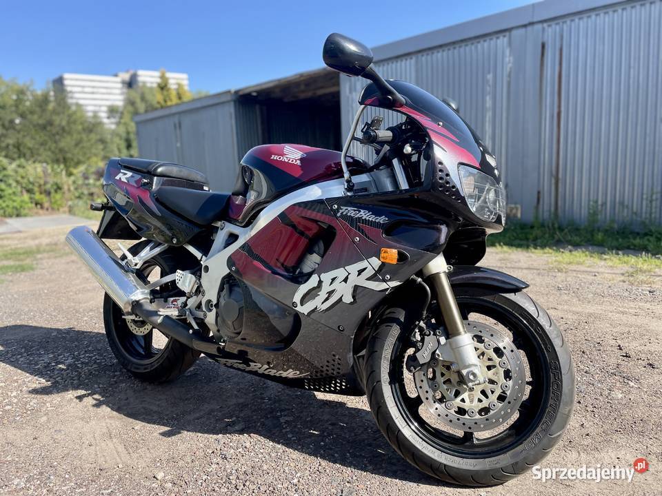 Honda CBR 900RR SC28