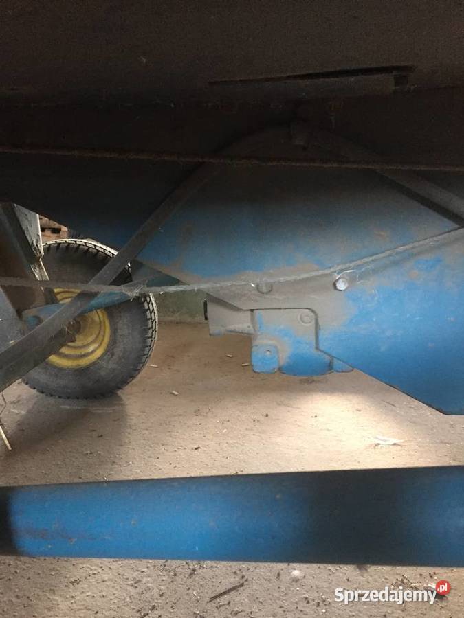 Ścielarka słomy do truskawek firmy Kidd Radzikowo Scalone sprzedam