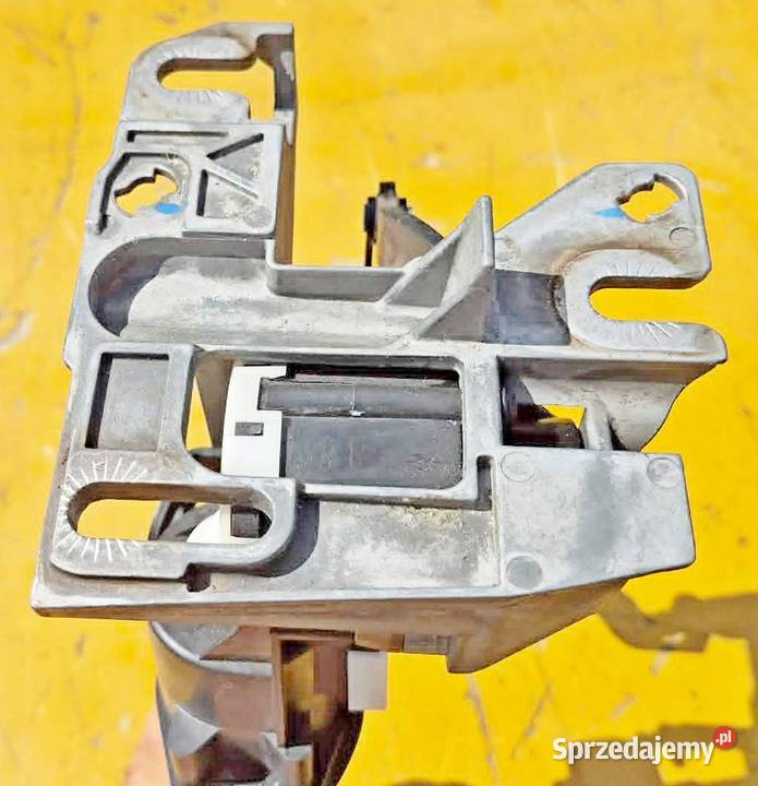 A8D4 SIŁOWNIK KLAPY TYŁ 4H0827851A