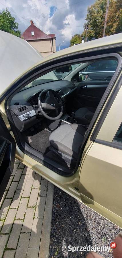 Astra h 16 benzyna klima hak Niemiec 105KM opolskie Kietrz sprzedam