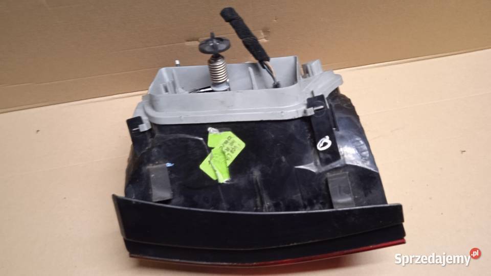 VW FOX I HB LAMPA TYŁ LEWA Światła stop Zbierkowo