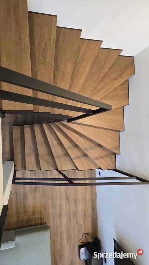 Schody wewnętrzne metalowe drewniane Loft Skępe