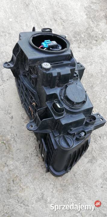 Lampa przednia Chrysler 300C 2015 lewa osobowe