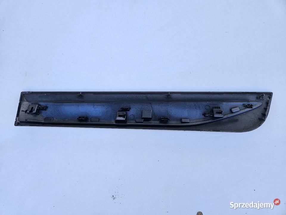 TOYOTA YARIS III 3 LIFT LISTWA DRZWI PRAWY TYŁ osobowe Międzychód