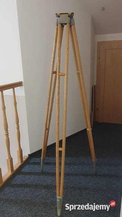 Stary statyw geodezyjny Poznań