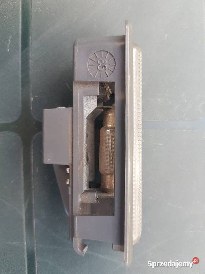 Lampka podświetlenia wnętrza Renault 9 11 sprzedam