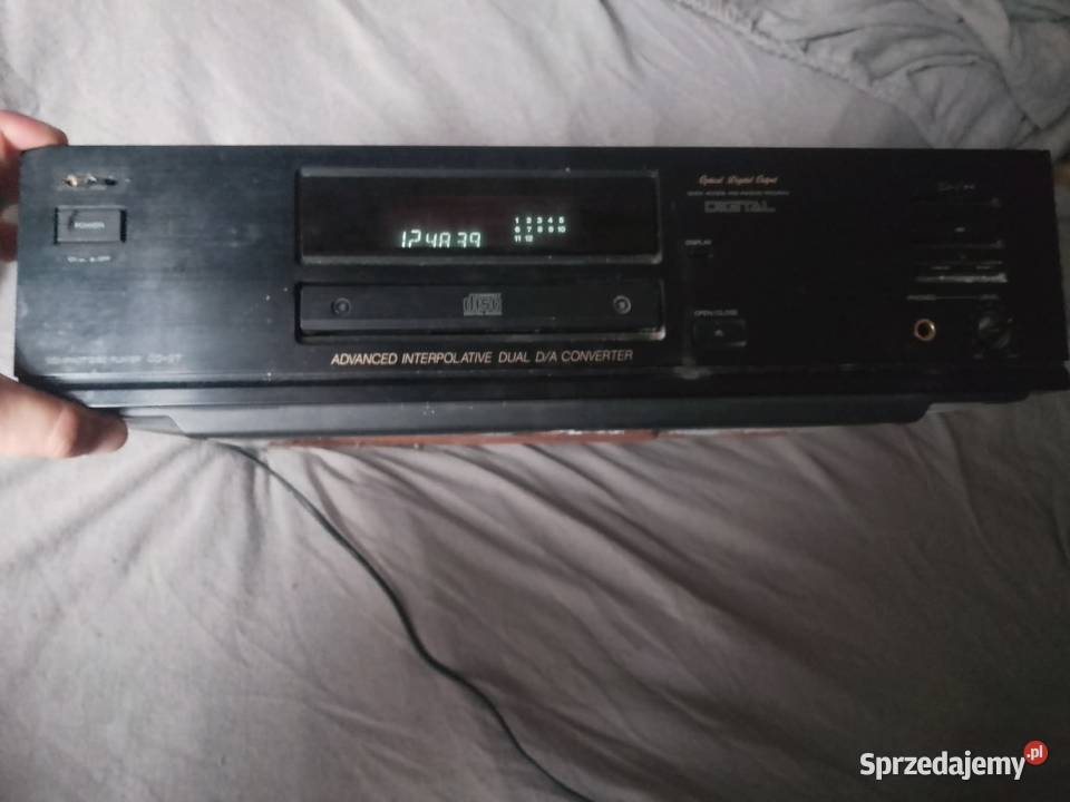odtwarzacz płyt cd Akai cd37