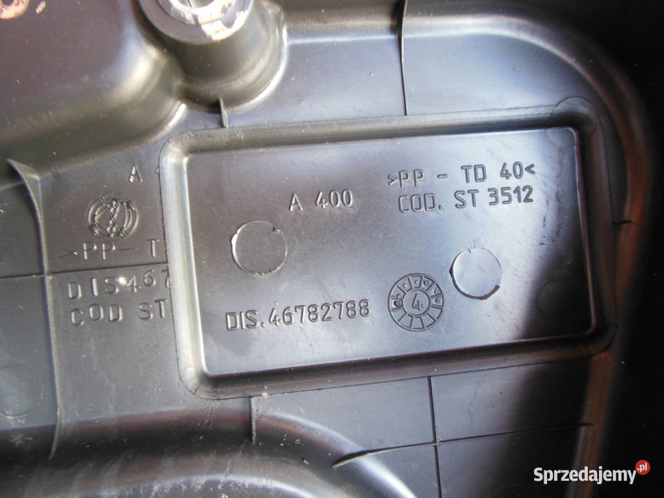 Obudowa pokrywa rozrządu 12 8V Fiat Punto 2 Kozy sprzedam