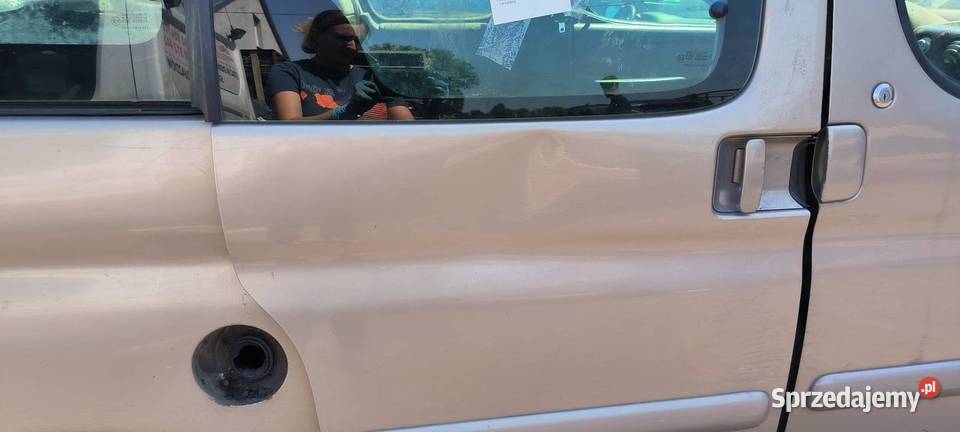 DRZWI PRZESUWNE PRAWE CITROEN BERLINGO osobowe kujawsko-pomorskie Lipno sprzedam