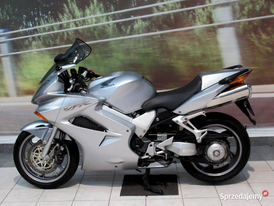 Honda VFR 800 VTEC Oferuję dowóz nieuszkodzony łódzkie Kutno