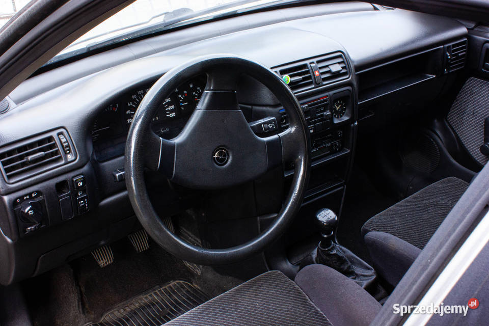 Opel Vectra A GT 1989 oryginał GT niski przebieg sprowadzony Krosno