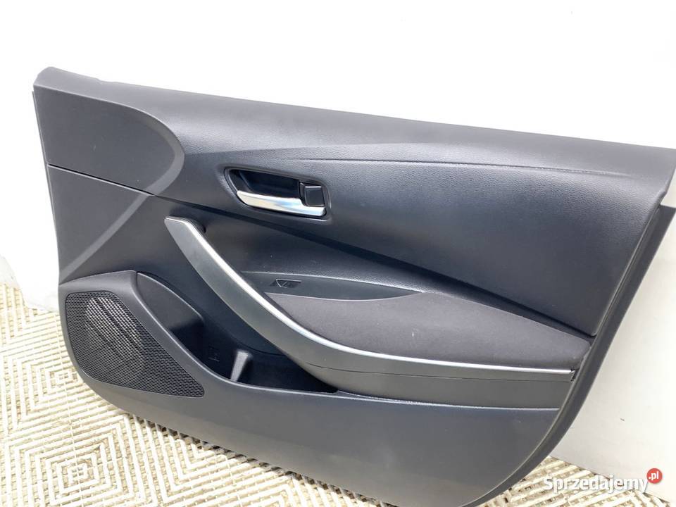 BOCZEK DRZWI PRAWY PRZÓD TOYOTA COROLLA E21 osobowe