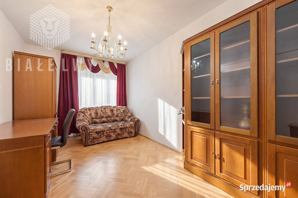 sprzedaży mieszkania 12747m2 4 pokoje Warszawa