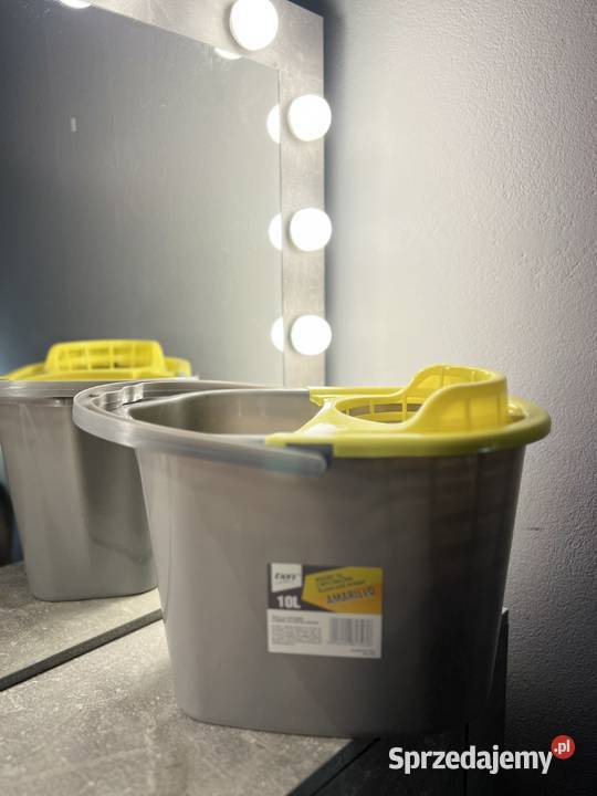 Szare wiadro z wyciskaczem Amarillo 10l RAVI Wiadra