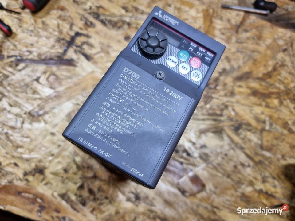 Panel operatorski Delta DOP 107 CV 7 HMI stan Radom