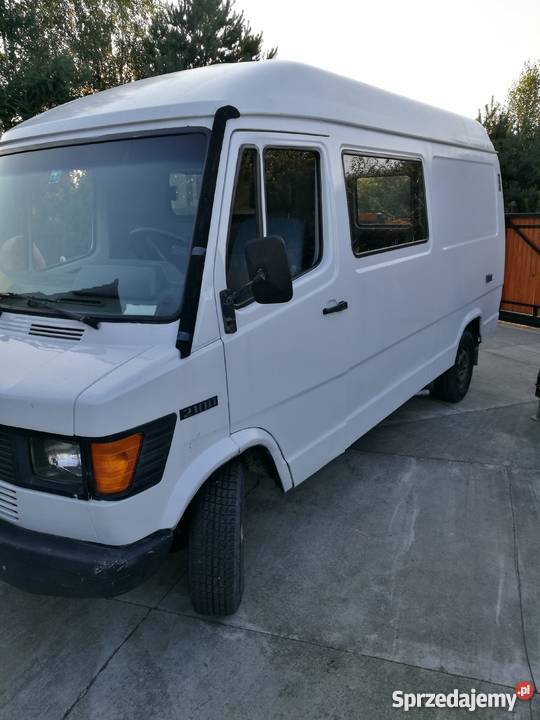 Mercedes 210d 30 diesel kaczka 2/3 małopolskie Brzeszcze