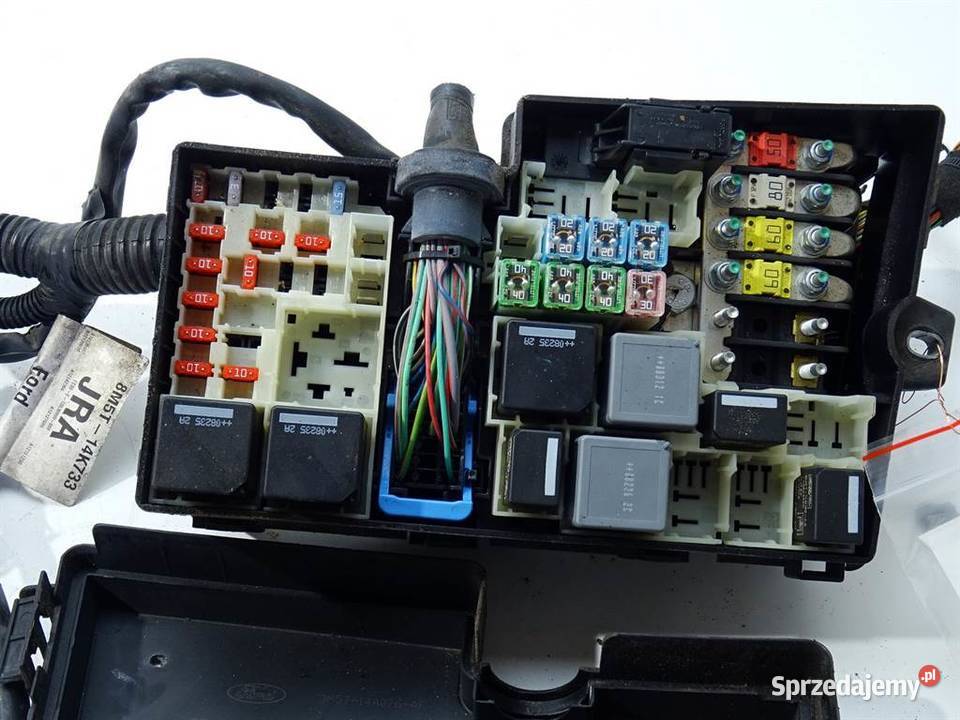 SKRZYNKA BEZPIECZNIKÓW FORD FOCUS C Van minibus