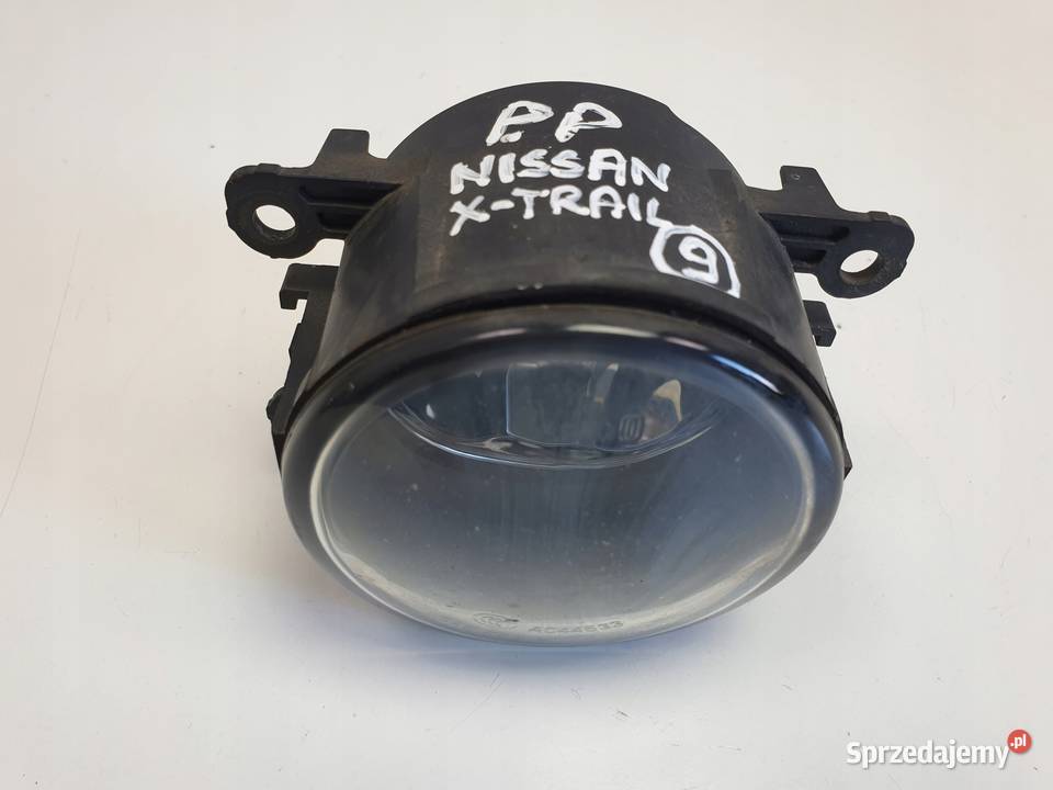 Nissan Xtrail PRAWY PRZEDNI HALOGEN przód Rudka
