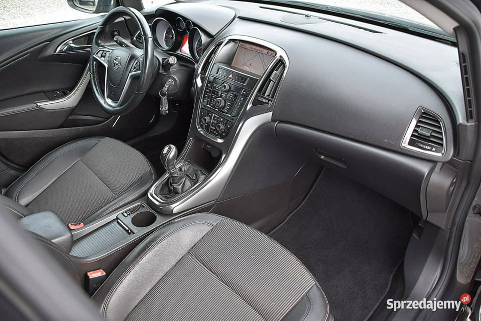 Opel Astra 14T 140 Cosmo Navi Półskóra Gwarancja Nowe Kucice