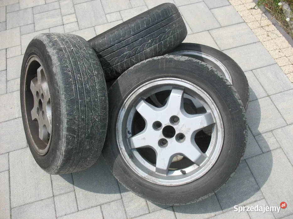 Felgi aluminiowe z oponami letnimi sprzedam