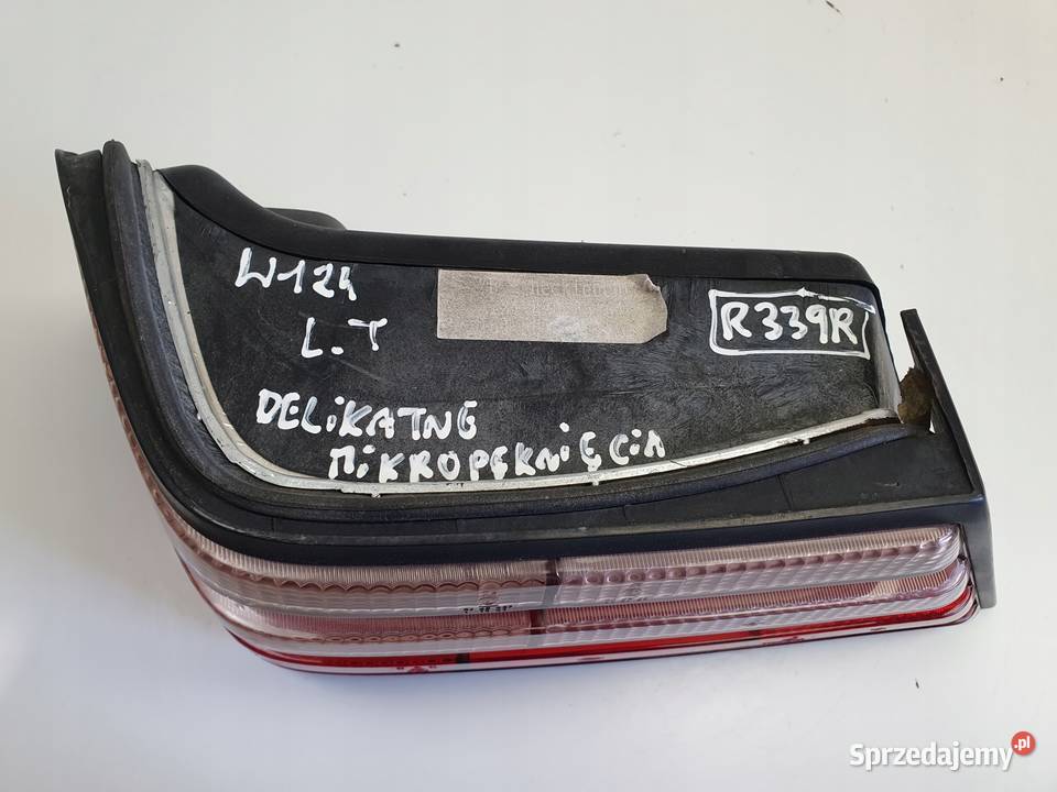 Mercedes W124 sedan 9397r TYLNA LAMPA LEWA lewy osobowe