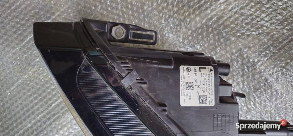 Vw Touran 5T lewa lampa 5TB941005A