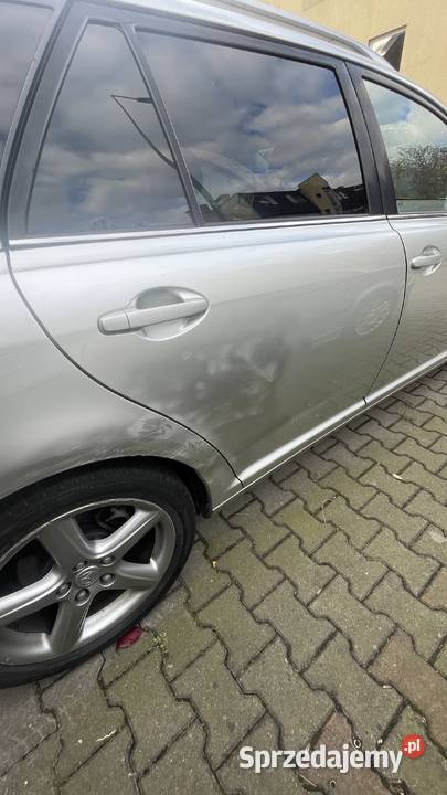 Toyota Avensis Kombi Zarejestrowany w Polsce Strzegom