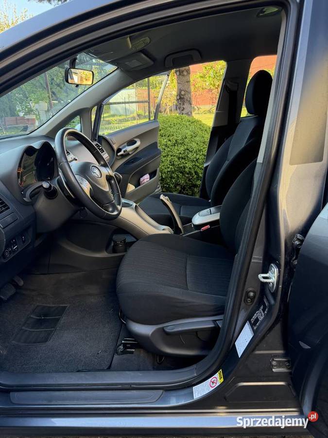 Toyota Auris 16 vvti 124 LPG nieuszkodzony łódzkie