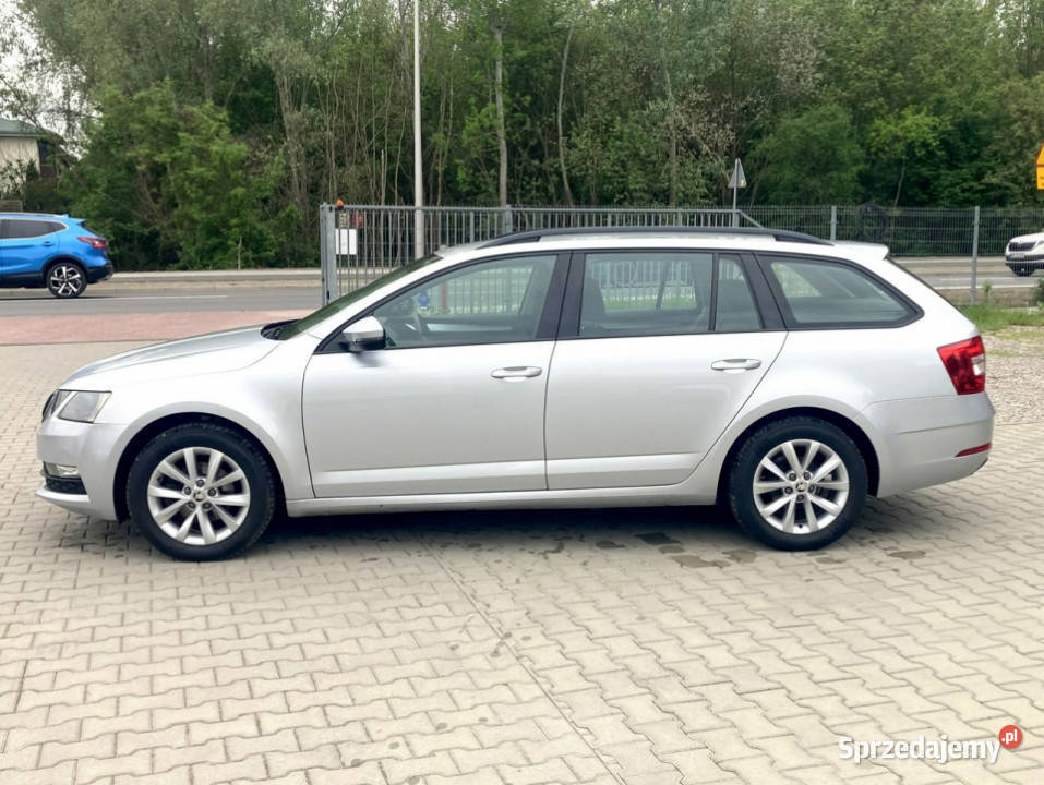 koda Octavia Salon Polska Bezwypadkowy III 2013 srebrny Konstancin-Jeziorna