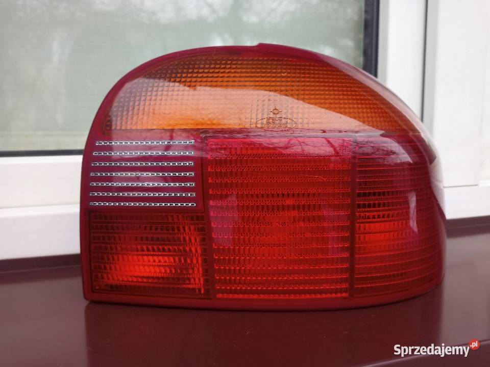 Ford Mondeo MK1 I lampa tył tylna prawa wkład Sieradz