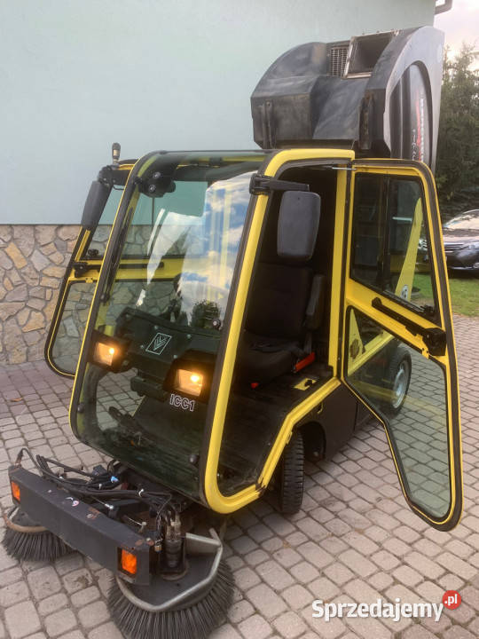 Zamiatarka KRCHER ICC 1 DWD 1999 r silnik Kubota Piotrów-Porębiska